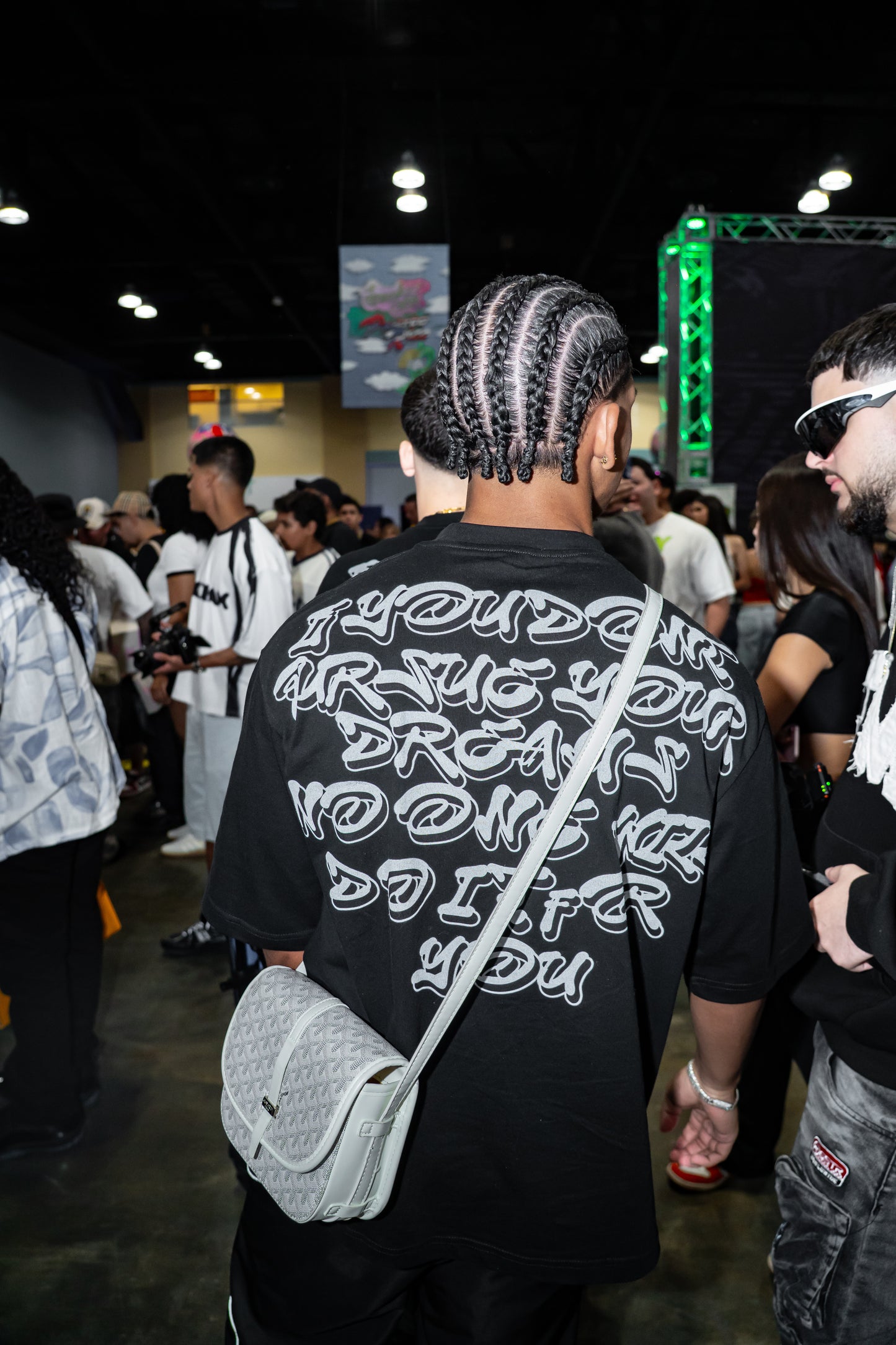 SNEAKERCON TEE 🌟